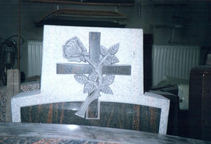 Scalpelmarmi - Rossano (CS) - PAVIMENTI - PIANI DA CUCINA - RIVESTIMENTI PER CAMINETTI - ARTE FUNERARIA - PORTALI - SILESTONE MICROBAN