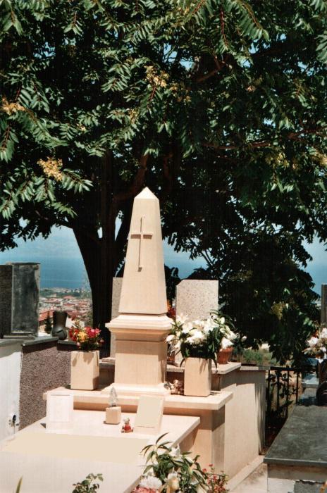 Scalpelmarmi - Rossano (CS) - PAVIMENTI - PIANI DA CUCINA - RIVESTIMENTI PER CAMINETTI - ARTE FUNERARIA - PORTALI - SILESTONE MICROBAN